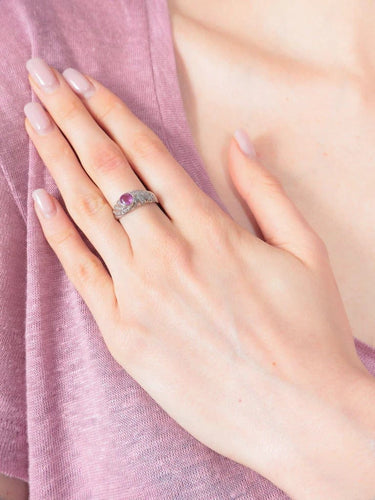 Bague 53 Bague jonc en or rhodié, saphir rose et diamants 58 Facettes