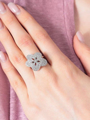 Bague 51 Bague fleur en or blanc 750 pavée de diamants 58 Facettes