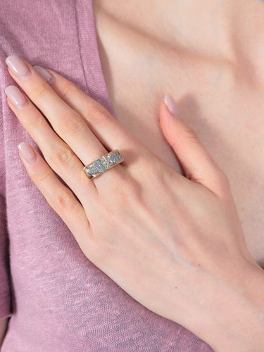 Bague 57 Bague tank asymétrique en or jaune et platine, diamants 58 Facettes