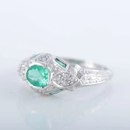 Bague 53 Bague Art déco en platine avec émeraude et diamants 58 Facettes 1