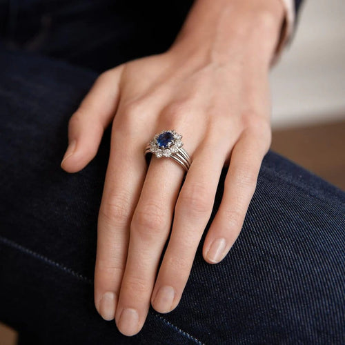 Bague 60 Bague jonc marguerite en platine, saphir de Ceylan et diamants 58 Facettes