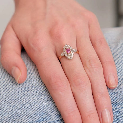 Bague 55 Bague ancienne rubis et diamants en or jaune 18 carats 58 Facettes