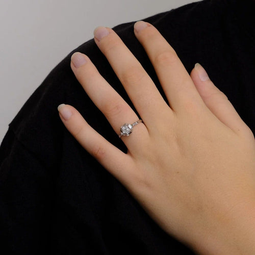 Bague 54 Bague solitaire en or blanc et diamants 58 Facettes
