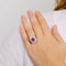 Bague 56 Bague en or jaune et blanc, rubis et diamants 58 Facettes