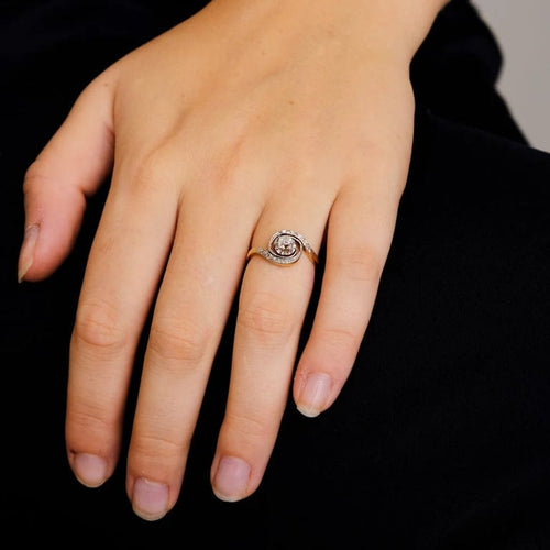 Bague 53 Bague Tourbillon en or jaune et blanc 750 sertie de diamants 58 Facettes