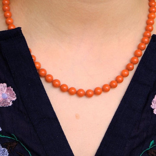 Collier Collier boules de corail rouge en or jaune 750 58 Facettes