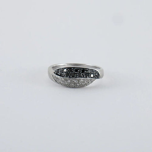 Bague 54 Bague en or blanc 750 pavée de diamants noirs et blancs 58 Facettes
