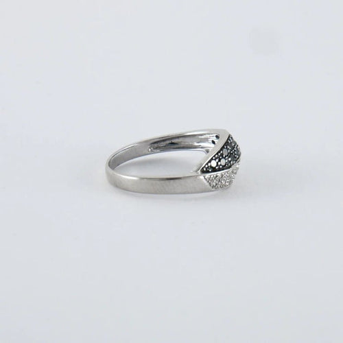 Bague 54 Bague en or blanc 750 pavée de diamants noirs et blancs 58 Facettes