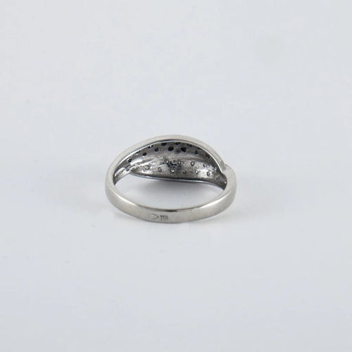 Bague 54 Bague en or blanc 750 pavée de diamants noirs et blancs 58 Facettes