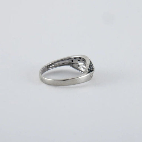 Bague 54 Bague en or blanc 750 pavée de diamants noirs et blancs 58 Facettes