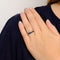 Bague 54 Bague en or blanc 750 pavée de diamants noirs et blancs 58 Facettes