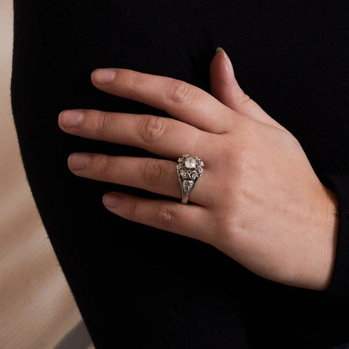 Bague 55 Bague dôme en or blanc 750 sertie de diamants 58 Facettes