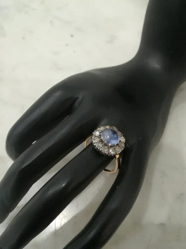 Bague 54 Bague Pompadour saphir cabochon et diamants en or jaune et or blanc 58 Facettes