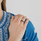 Bague 54 Demi-alliance - Bague en or blanc 750 sertie de saphirs 58 Facettes