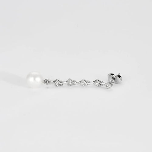 Boucles d'oreilles Boucles d’oreilles pendantes en or blanc, perles et diamants 58 Facettes