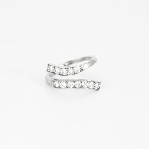 Bague 52 Bague vague en or blanc 18 ct et platine, diamants 58 Facettes
