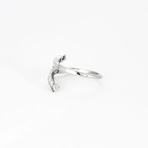 Bague 52 Bague vague en or blanc 18 ct et platine, diamants 58 Facettes