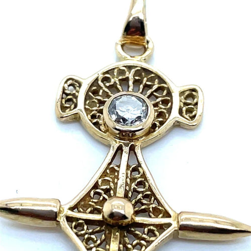 Pendentif Croix d’Agadez - Pendentif en or jaune 750 serti d’un diamant 58 Facettes