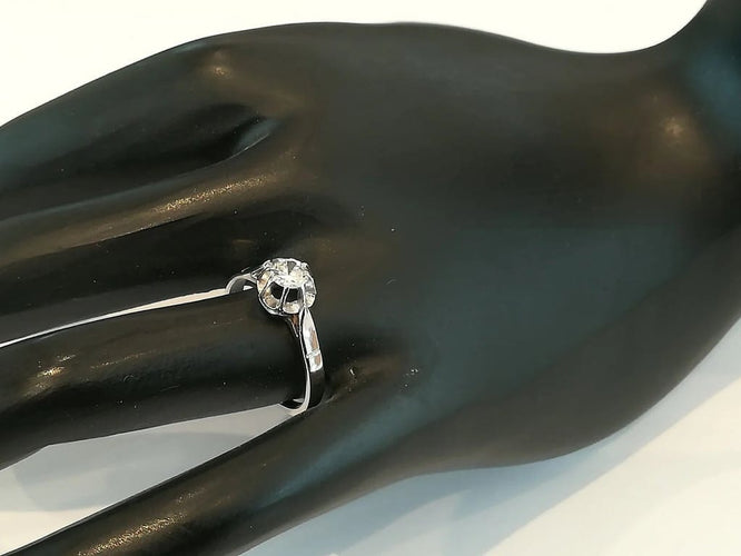 Bague 49 Bague solitaire ancienne en or blanc 18 ct et diamant 0,18 ct 58 Facettes