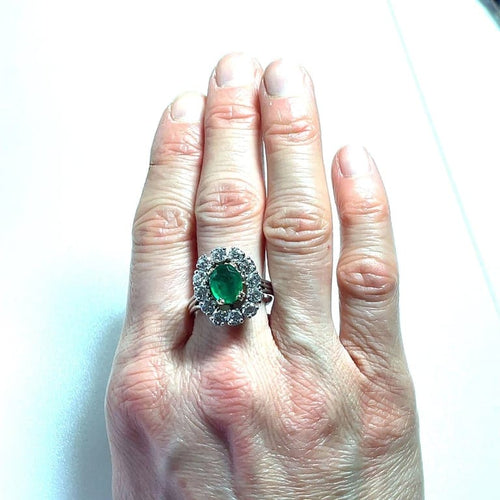 Bague 60 Bague marguerite - Émeraude ovale et diamants en or blanc et platine 58 Facettes