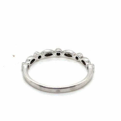 Bague 52 Ornato - Demi-alliance en or blanc 18 ct et diamants 58 Facettes