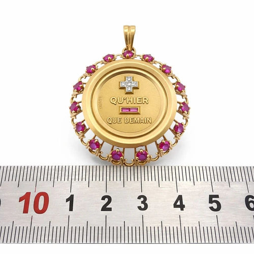 Pendentif Augis - Médaille d’amour en or jaune 18 carats, rubis et diamants 58 Facettes