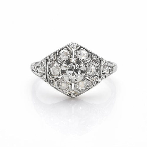 Bague 54 Bague ancienne années 1940 en or blanc 18 carats et platine, diamants 58 Facettes