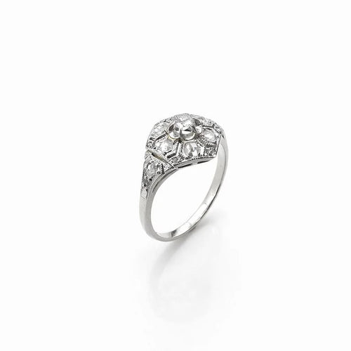 Bague 54 Bague ancienne années 1940 en or blanc 18 carats et platine, diamants 58 Facettes