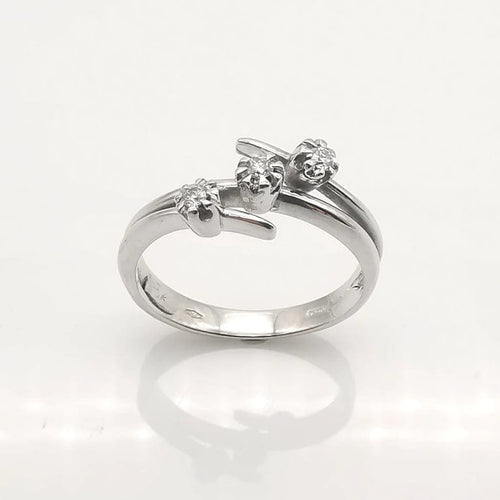 Bague 56 Bague en or blanc 18 carats sertie de 3 diamants 58 Facettes