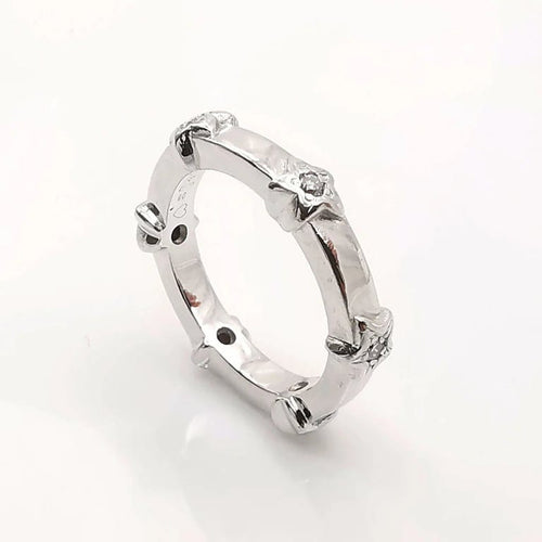 Bague 52 Bague en or blanc 18 carats sertie de diamants 58 Facettes