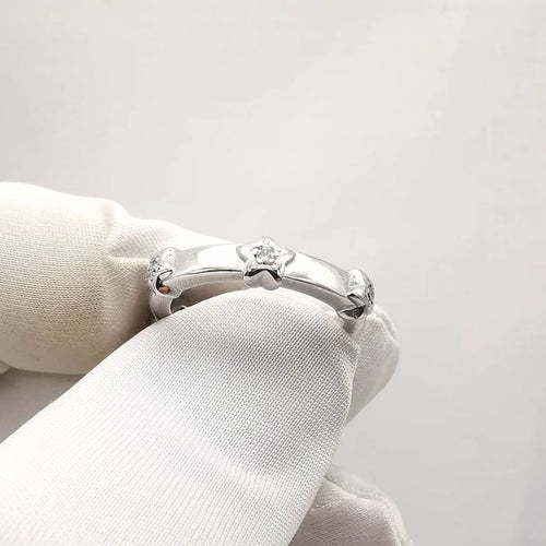 Bague 52 Bague en or blanc 18 carats sertie de diamants 58 Facettes