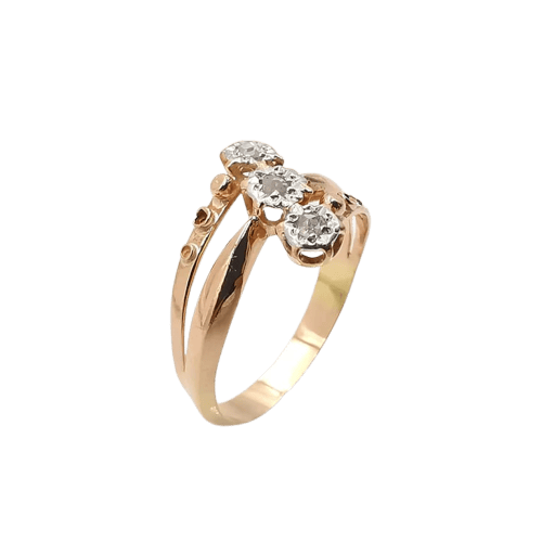 Bague 57 Bague ancienne en or rose sertie de diamants 58 Facettes