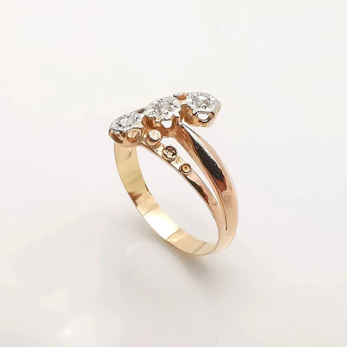 Bague 57 Bague ancienne en or rose sertie de diamants 58 Facettes