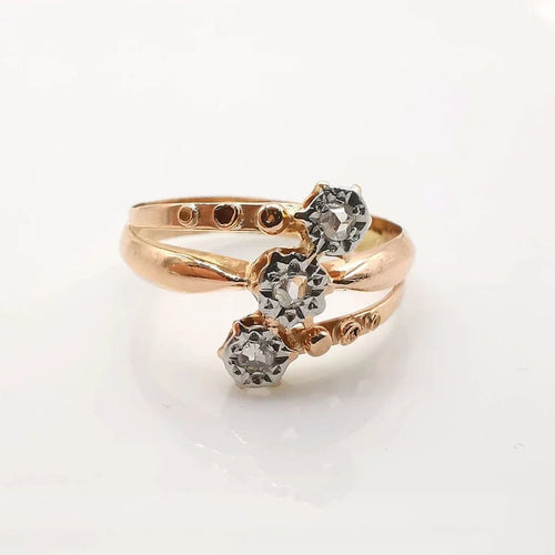 Bague 57 Bague ancienne en or rose sertie de diamants 58 Facettes