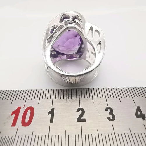 Bague 51 Bague améthyste et diamants en or blanc 18 carats 58 Facettes