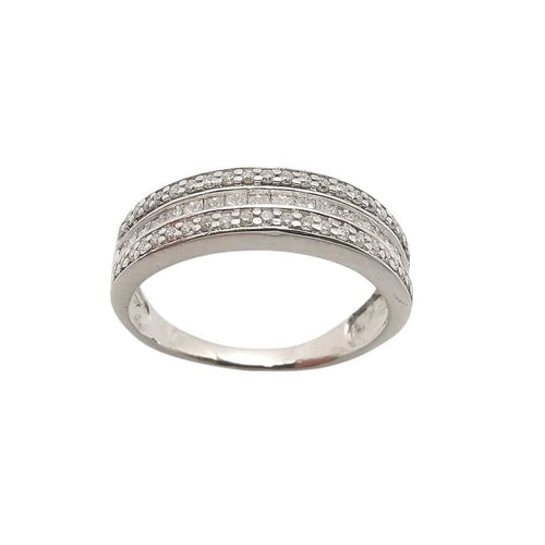 Bague 55 Bague en or blanc 18 carats pavée de diamants 58 Facettes