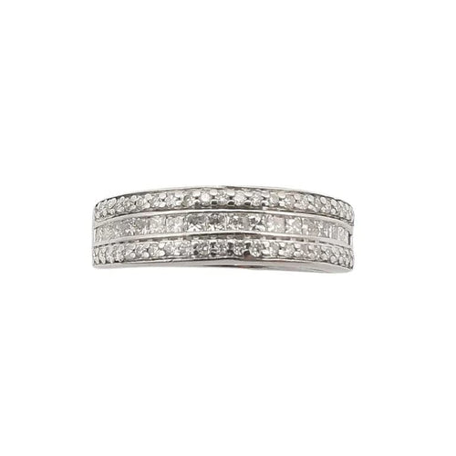 Bague 55 Bague en or blanc 18 carats pavée de diamants 58 Facettes