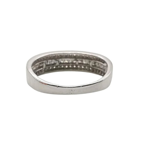 Bague 55 Bague en or blanc 18 carats pavée de diamants 58 Facettes