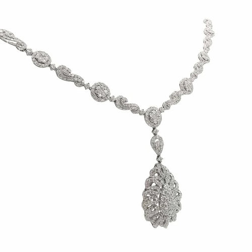 Collier Collier en or blanc 18 carats et diamants taille brillant 58 Facettes