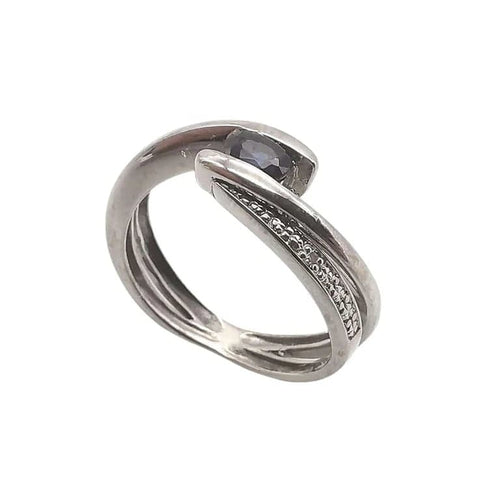 Bague 45 Bague en or blanc 18 carats avec saphir et diamants 58 Facettes