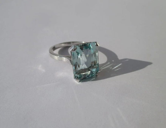 Bague 53.5 Bague cocktail rectangulaire en platine avec aigue-marine 7 carats 58 Facettes