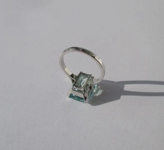 Bague 53.5 Bague cocktail rectangulaire en platine avec aigue-marine 7 carats 58 Facettes