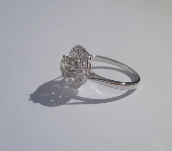Bague 53 Bague Art déco en or blanc, platine et diamants 58 Facettes