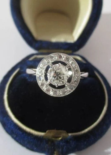 Bague 53 Bague Art déco en or blanc, platine et diamants 58 Facettes