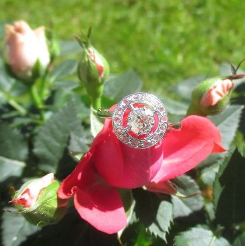 Bague 53 Bague Art déco en or blanc, platine et diamants 58 Facettes