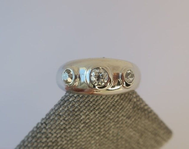 Bague 51 Bague jonc trilogie en or blanc et diamants 58 Facettes