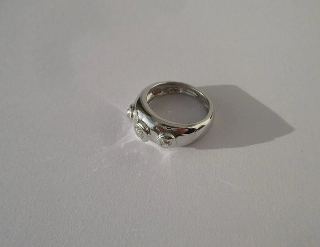 Bague 51 Bague jonc trilogie en or blanc et diamants 58 Facettes