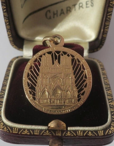 Pendentif Pendentif commémoratif Cathédrale de Reims en or jaune 58 Facettes