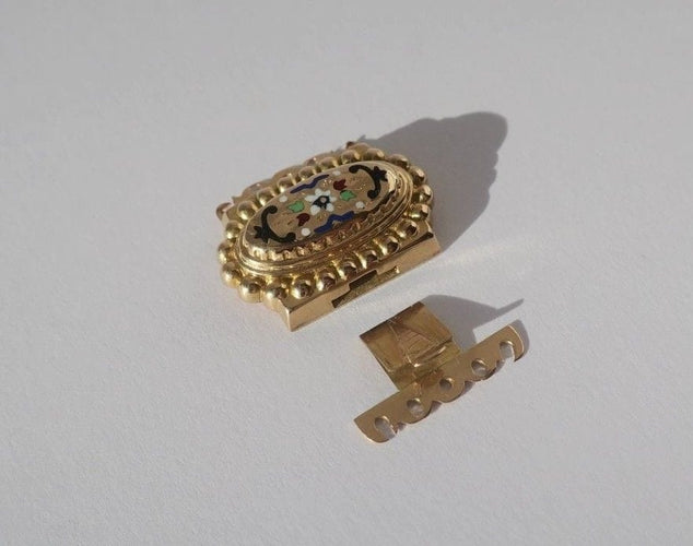 Fermoir régional à émail en or rose 18 carats, XIXe siècle 58 Facettes