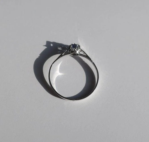 Bague 52 Bague solitaire saphir en or blanc et platine 58 Facettes